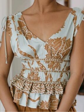 Omika Adaline Peplum Sleeveless Blouse - Nia Seafoam & Tan Floral: Small